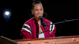 Alicia Keys lance à son tour sa marque de cosmétiques