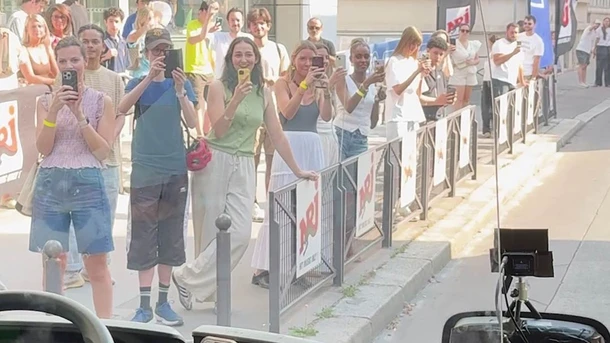 Le bus arrive à NRJ !