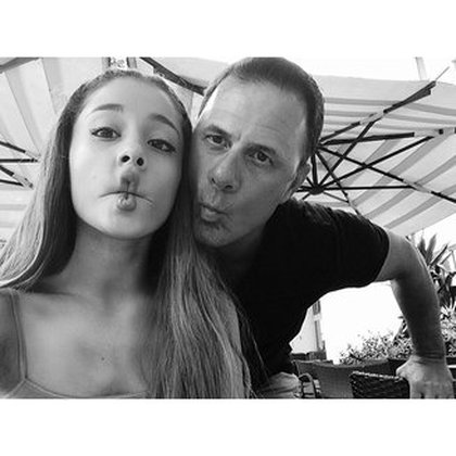 Ariana Grande: saw dad for the first time in ages today. love u daaaad