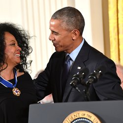 Diana Ross : Barack Obama la récompense