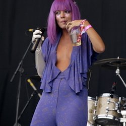 Lily Allen-Glastonbury Festival - 2009