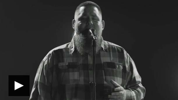 Rag’n’Bone Man chante a capella dans le clip de «Die Easy»
