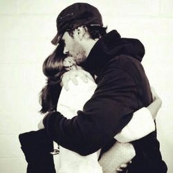 Enrique Iglesias : Joyeuse Fête des Mères à toutes les mamans (biologiques ou autres) qui ont élevé un enfant ! 