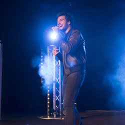 Amir - Before NRJ Music Awards 2016