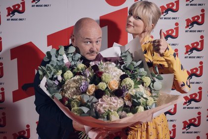 Taylor Swift dans l'émission C'Cauet sur NRJ