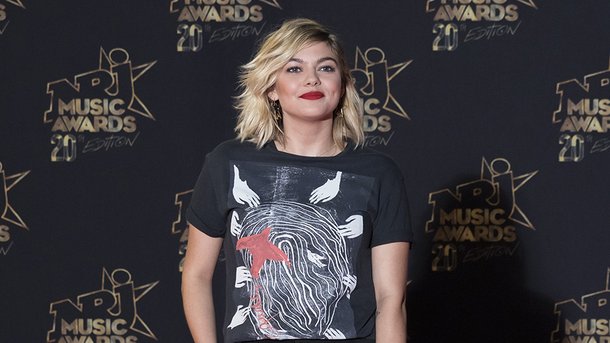 Louane dévoile tout de la naissance de sa fille, Esmée, pendant le confinement