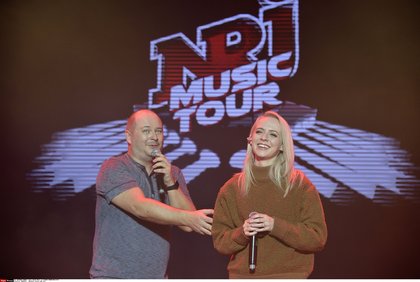 Madilyn Bailey et Cauet - NRJ Music Tour Beauvais 2016