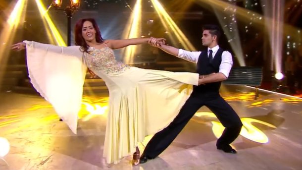 Danse avec les stars : Amel Bent reprend un entrainement choc avec Christophe Licata