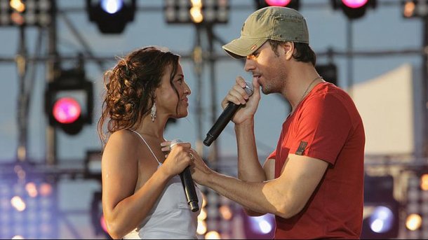 "Tired of Being Sorry", l'un des plus grands succès d'Enrique Iglesias et Nâdiya
