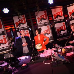 Selena Gomez à Paris chez Cauet