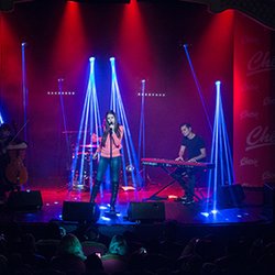 Concert Pop Love - Marina Kaye