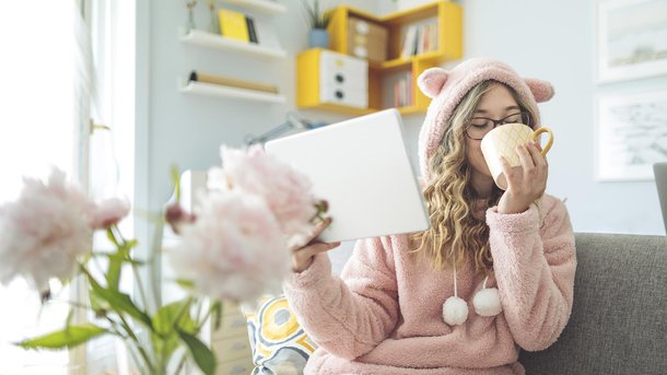 Les infos du Réveil Chérie  : Quelle est la star cosy et stylée des fêtes de fin d'année ?
