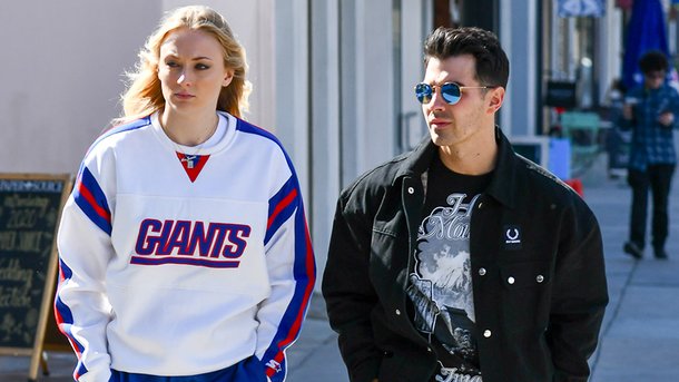 Joe Jonas et Sophie Turner: l'actrice dévoile enfin son baby bump!