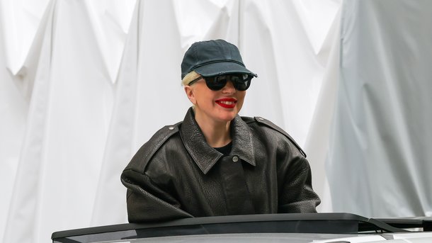 Lady Gaga à Paris : elle dévoile deux extraits inédits de son prochain album