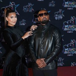Alonzo et sa femme - Tapis Rouge des NRJ Music Awards 2022