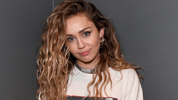 Miley Cyrus: sa chienne a été électrocutée sur le plateau de The Voice