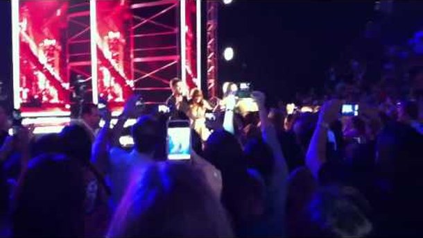 Nicole Scherzinger fait ses débuts dans X Factor USA.
