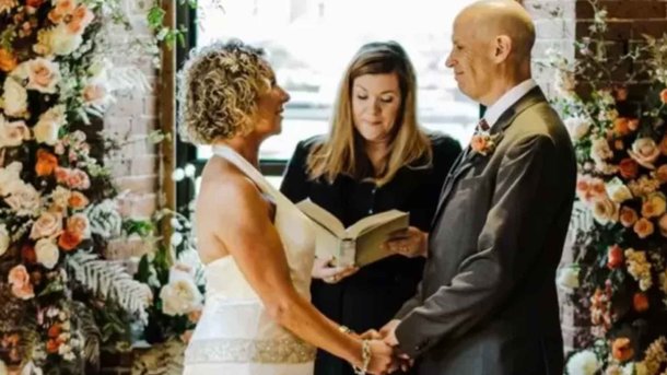 Les infos du Réveil Chérie : Atteint de la maladie d'Alzheimer, il retombe amoureux de sa femme et se remarie une deuxième fois