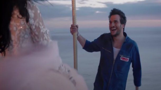 Amir feat. Indila - Carrousel
