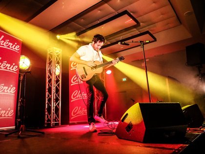 Vianney sur la scène du Concert privé Pop Love