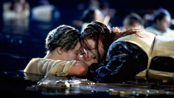 La mythique planche du film « Titanic » vendue à un prix exorbitant