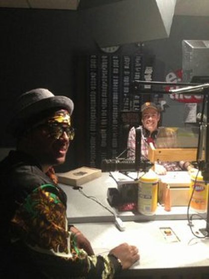 LMFAO : yeahhh baby babiesss! @SkysNuts: On air avec@ckontheradio sur@1079la fin tout de suite!!!!!!PopBottles