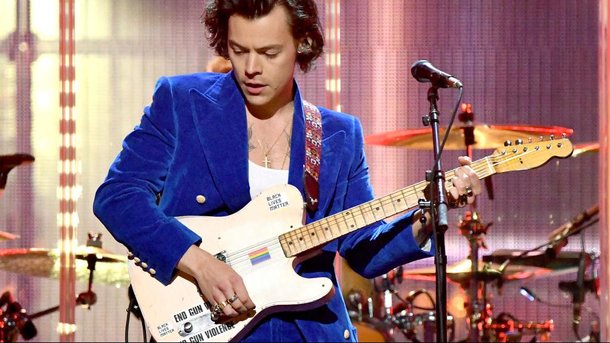 Le saviez-vous? Harry Styles est l'ancien membre du groupe One Direction qui gagne le mieux sa vie!