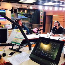 C'est partie pour 1h d'émission avec la belle Louane !