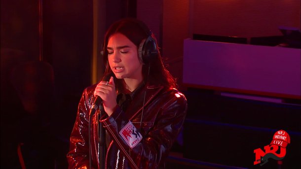 Dua Lipa chante "IDGAF" dans l'Instant Live de Double F