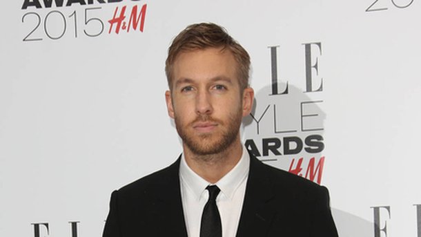 Calvin Harris va mieux et pose torse-nu!