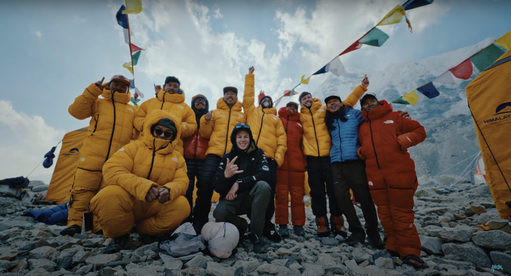 Capture d'écran du documentaire "KAIZEN: 1 an pour gravir l'Everest !"