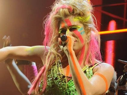 Ke$ha en tête des ventes de singles pour 2010