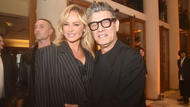 Marc Lavoine offre un concert surprise à sa compagne Adriana Karembeu