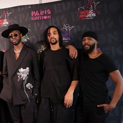 Dadju et son équipe - Photocall NRJ Music Awards Paris Edition