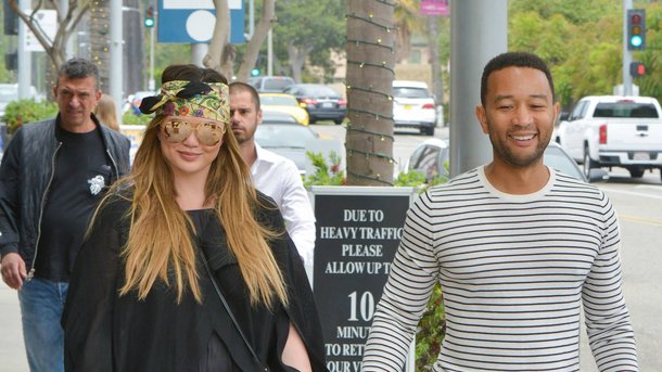 John Legend: Chrissy Teigen se moque de lui sur les réseaux sociaux