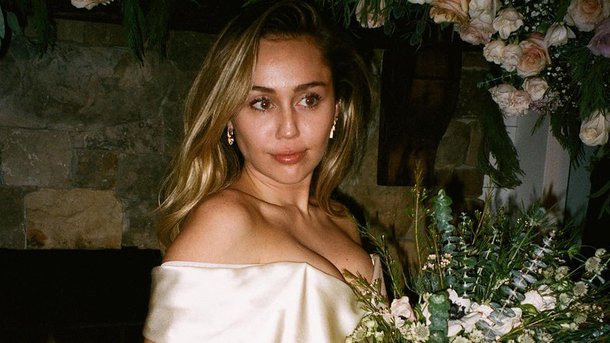 Miley Cyrus tease son nouvel album avec une ancienne photo d’Hannah Montana