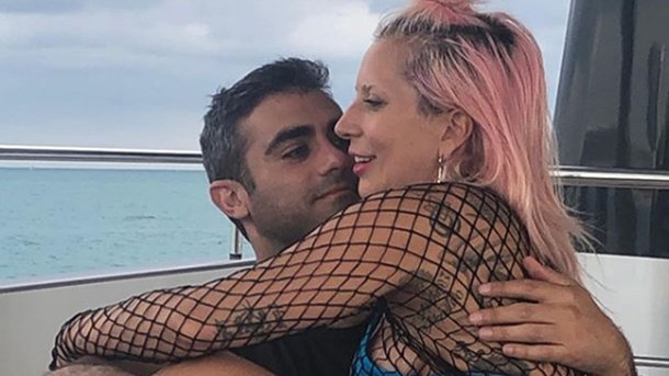 Lady Gaga officialise avec Michael Polansky sur Instagram
