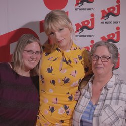 Taylor Swift dans l'émission C'Cauet sur NRJ
