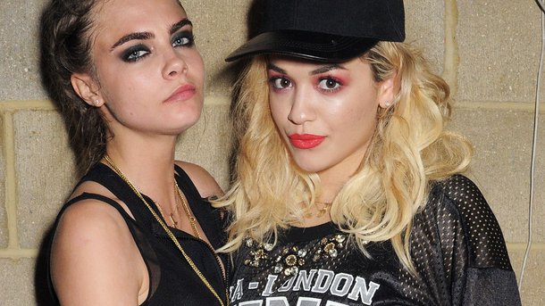 Rita Ora et Cara Delevingne : une amitié ambigüe ?