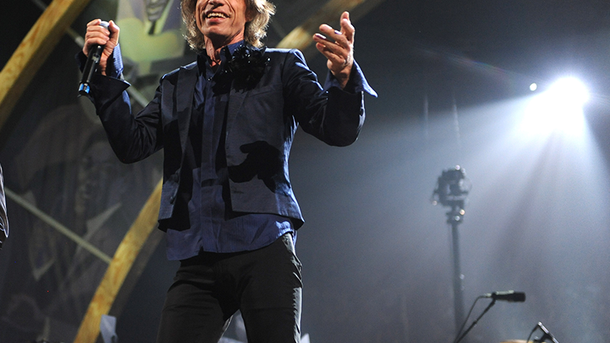 Mick Jagger, de retour et en forme, dévoile ses incroyables talents de danseur dans une vidéo !