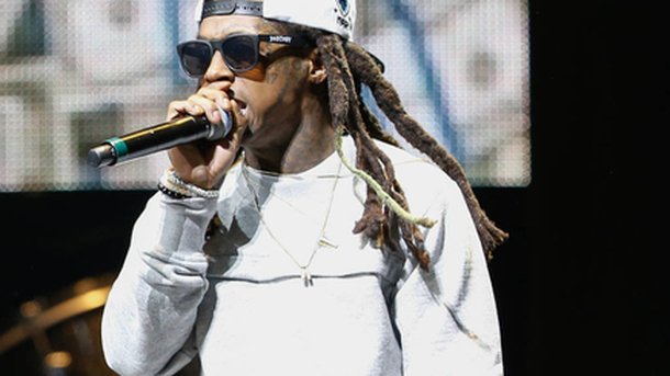 Lil Wayne remercie ses fans pour leur soutien après son malaise!