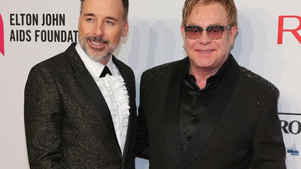 Elton John : marié dans l’année!
