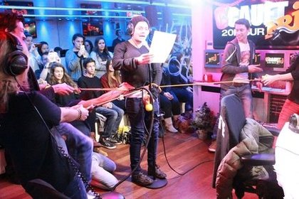 Emission du 20 décembre 2013 avec Kev Adams et l'équipe de SODA