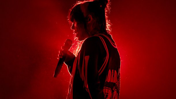 Billie Eilish affole la toile avec sa nouvelle coiffure