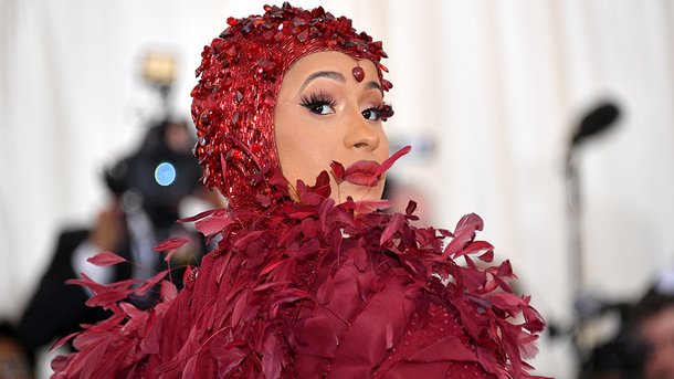 MET Gala 2019: Cardi B dévoile une drôle de robe rouge