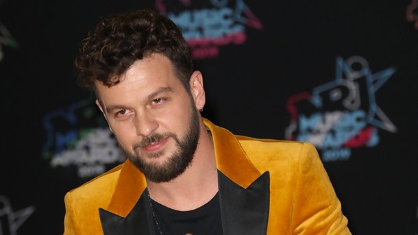 Claudio Capéo va dévoiler un remix de "C'est une chanson"