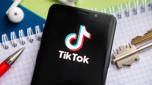 BookTok: la nouvelle tendance qui fait vendre des livres