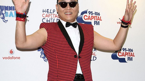 PSY fête le 1er anniversaire du « Gangnam Style »