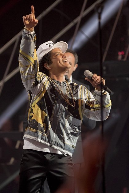 Bruno Mars - Cérémonie NRJ Music Awards 2016