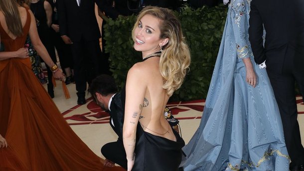 Miley Cyrus: une chanteuse accro aux tatouages